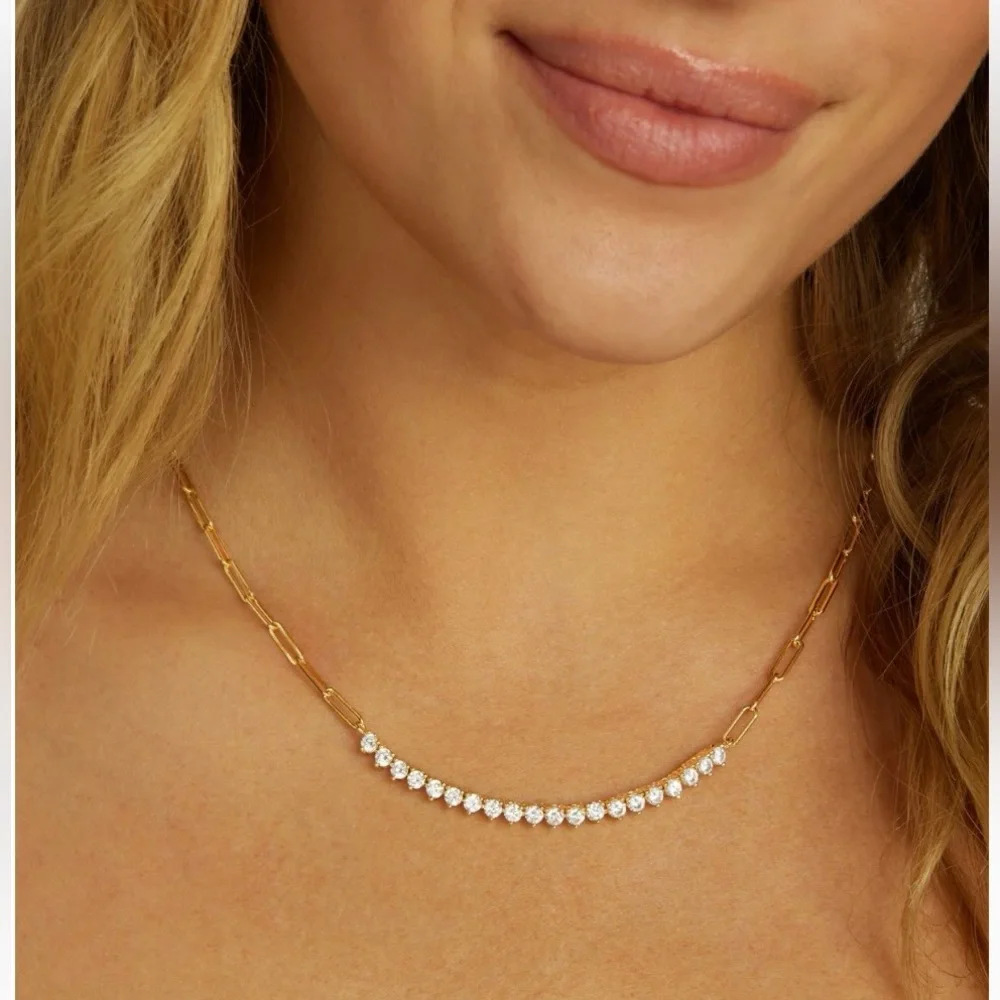 Elegant Gold Necklace with Diamondettes - Picture 2 of 16